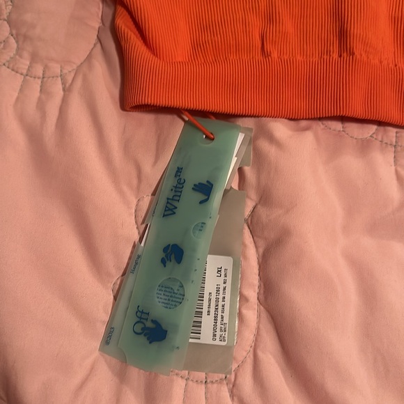 Off White workout top - Picture 3 of 3